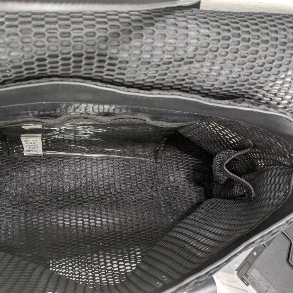 Fabletics Mesh The Grip Tote gym bag - Picture 3 of 12